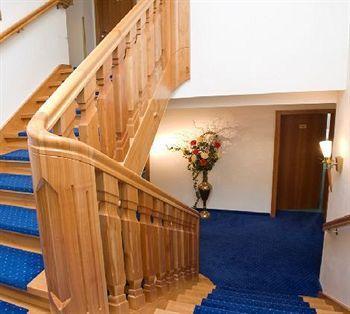Hotel Weisser Hirsch 4*